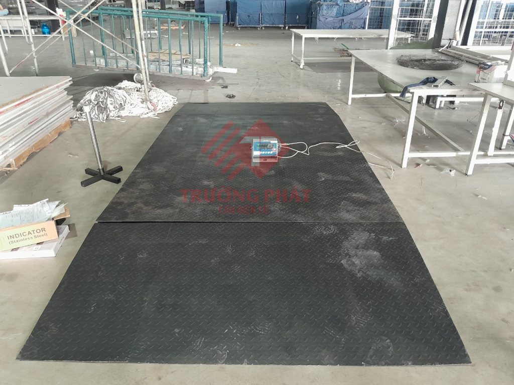 Cân sàn điện tử kèm 2 dầu dốc