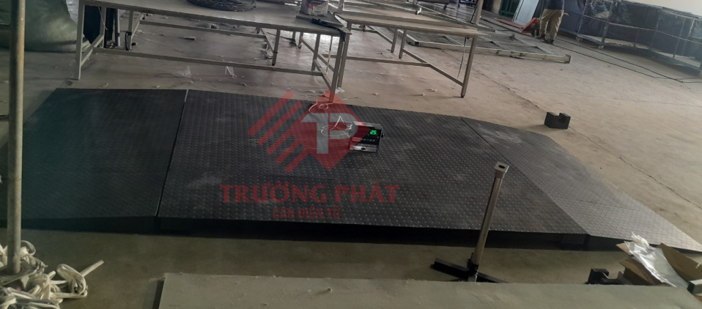 Cân sàn điện tử kèm 2 dầu dốc
